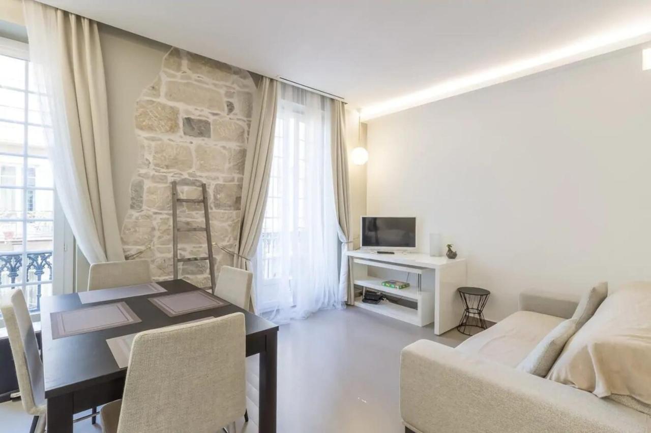 Private Furnished Apartment Ideally Located in The Carré d'Or Nice Extérieur photo